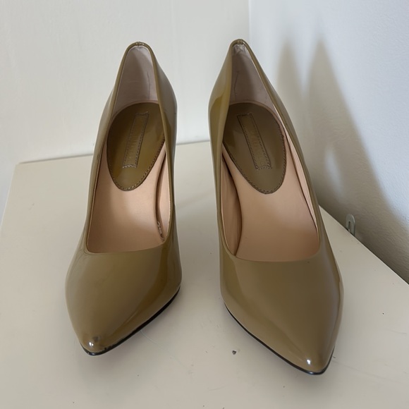 Banana Republic patten leather heels size 8.5 on excellent pre-loved condition - Picture 2 of 8